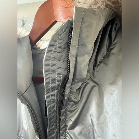 Post Card Italian Luxury Ski Jacket - Picture 3 of 6